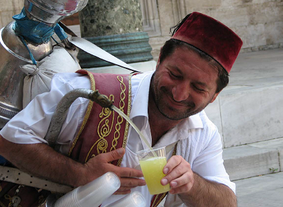 Turchia, Istanbul, venditore di limonata