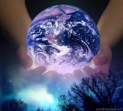Raffigurazione delle mani di Dio che creano la terra